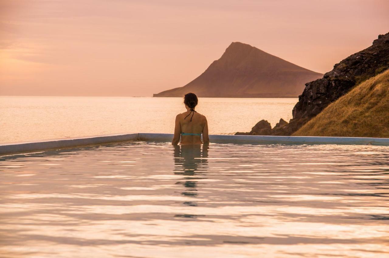 Hvammur 2 Bjarg With Private Hot Tub Drangsnes Buitenkant foto