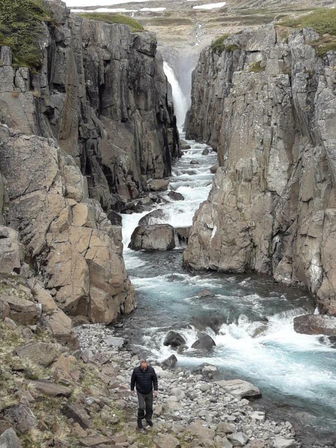 Hvammur 2 Bjarg With Private Hot Tub Drangsnes Buitenkant foto