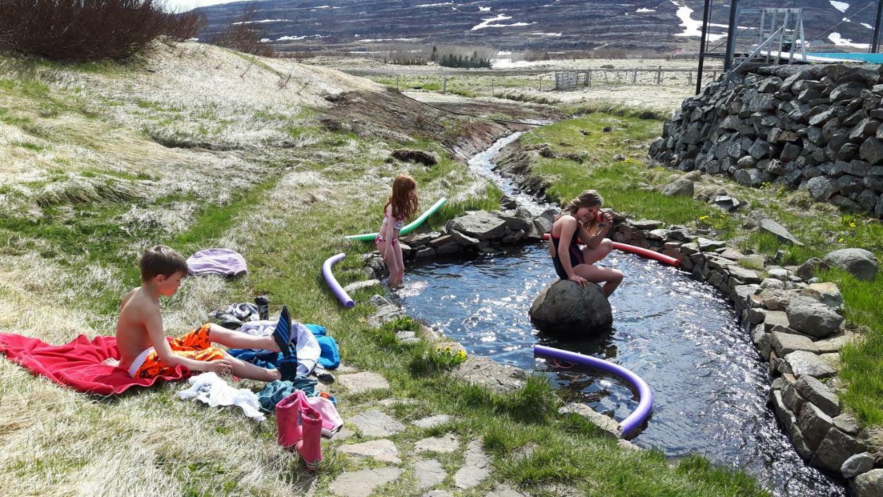 Hvammur 2 Bjarg With Private Hot Tub Drangsnes Buitenkant foto